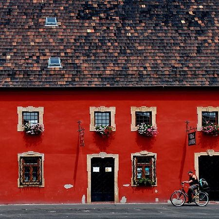 Bed and Breakfast Rubra Panzio Vác Exterior foto