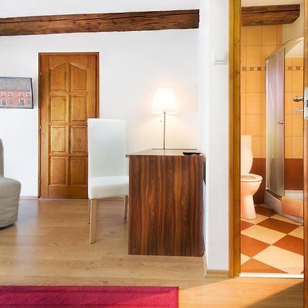 Bed and Breakfast Rubra Panzio Vác Exterior foto