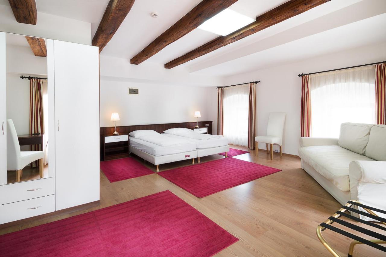 Bed and Breakfast Rubra Panzio Vác Exterior foto