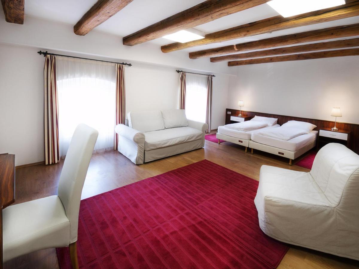 Bed and Breakfast Rubra Panzio Vác Exterior foto